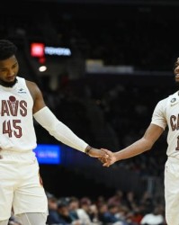 百家乐规则-骑士双枪仍需磨合！米切尔凶猛 加兰不够稳